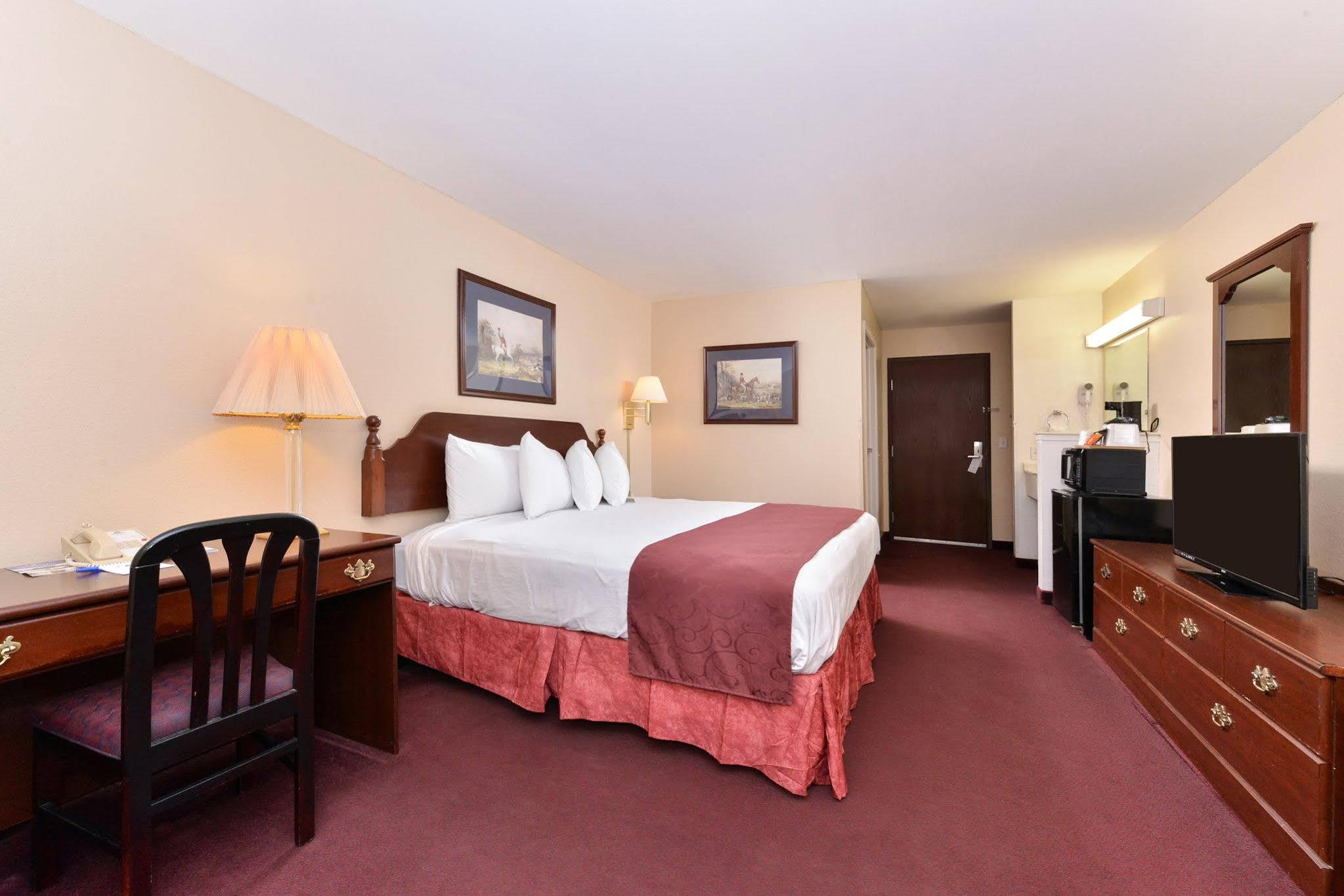 Americas Best Value Inn Somerville Texas Exterior photo