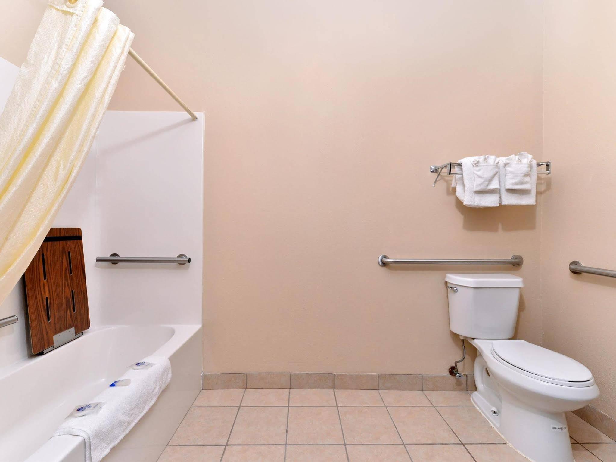 Americas Best Value Inn Somerville Texas Exterior photo
