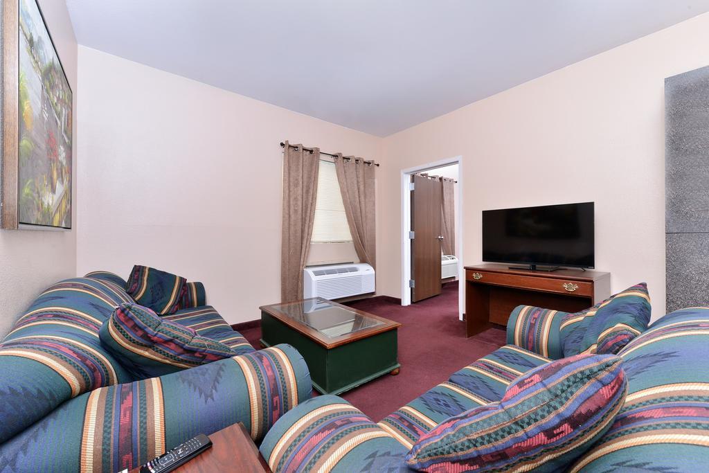 Americas Best Value Inn Somerville Texas Room photo