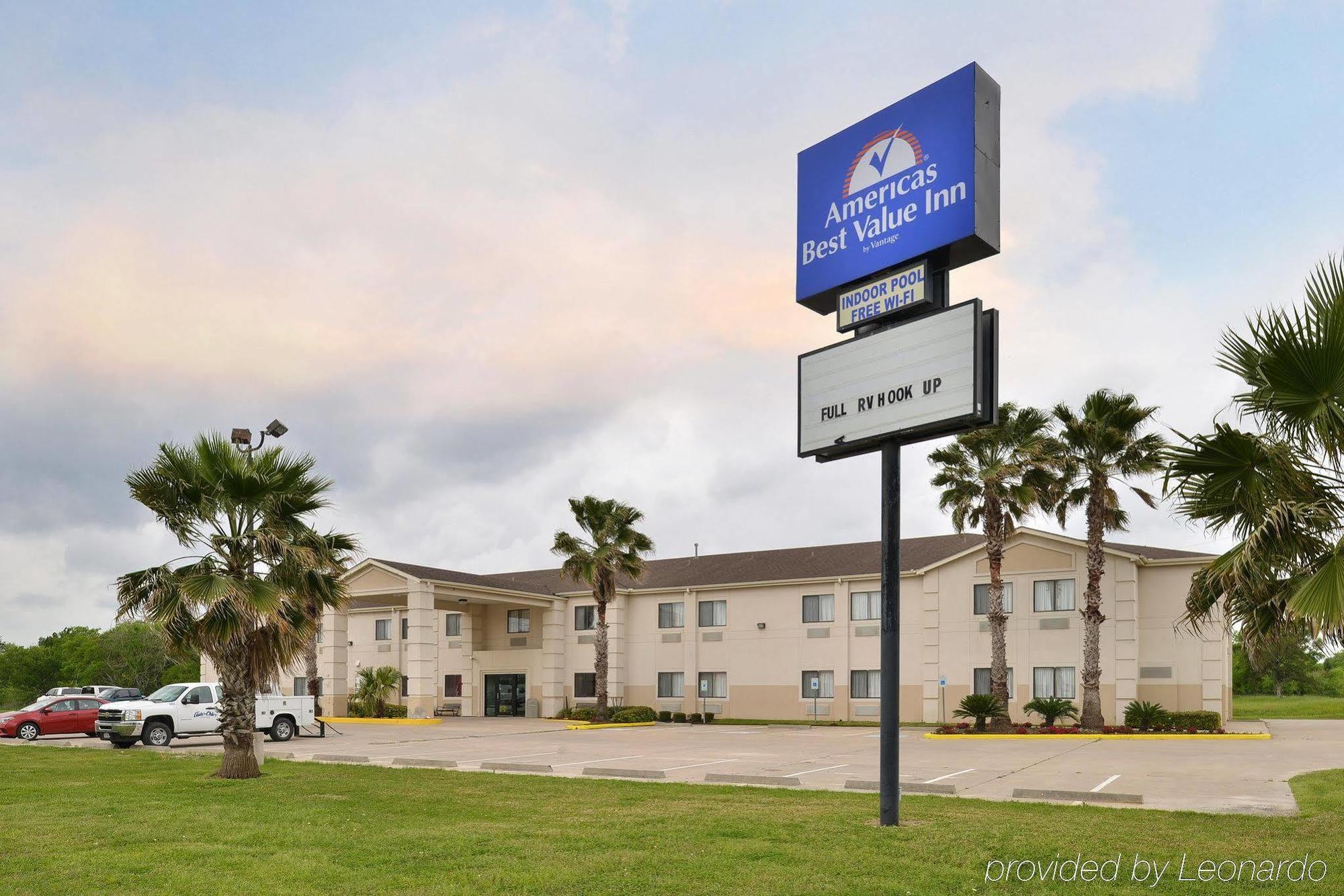 Americas Best Value Inn Somerville Texas Exterior photo