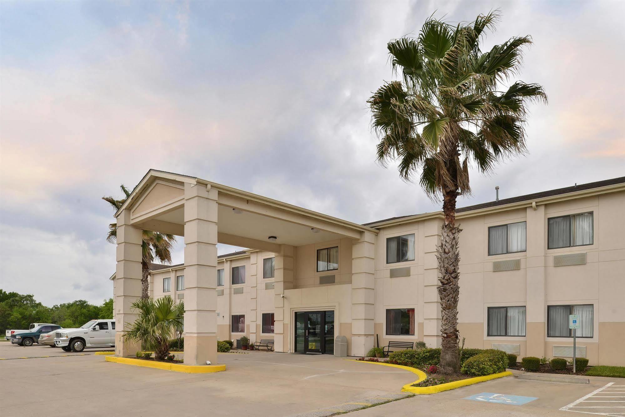 Americas Best Value Inn Somerville Texas Exterior photo