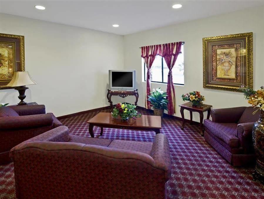 Americas Best Value Inn Somerville Texas Exterior photo