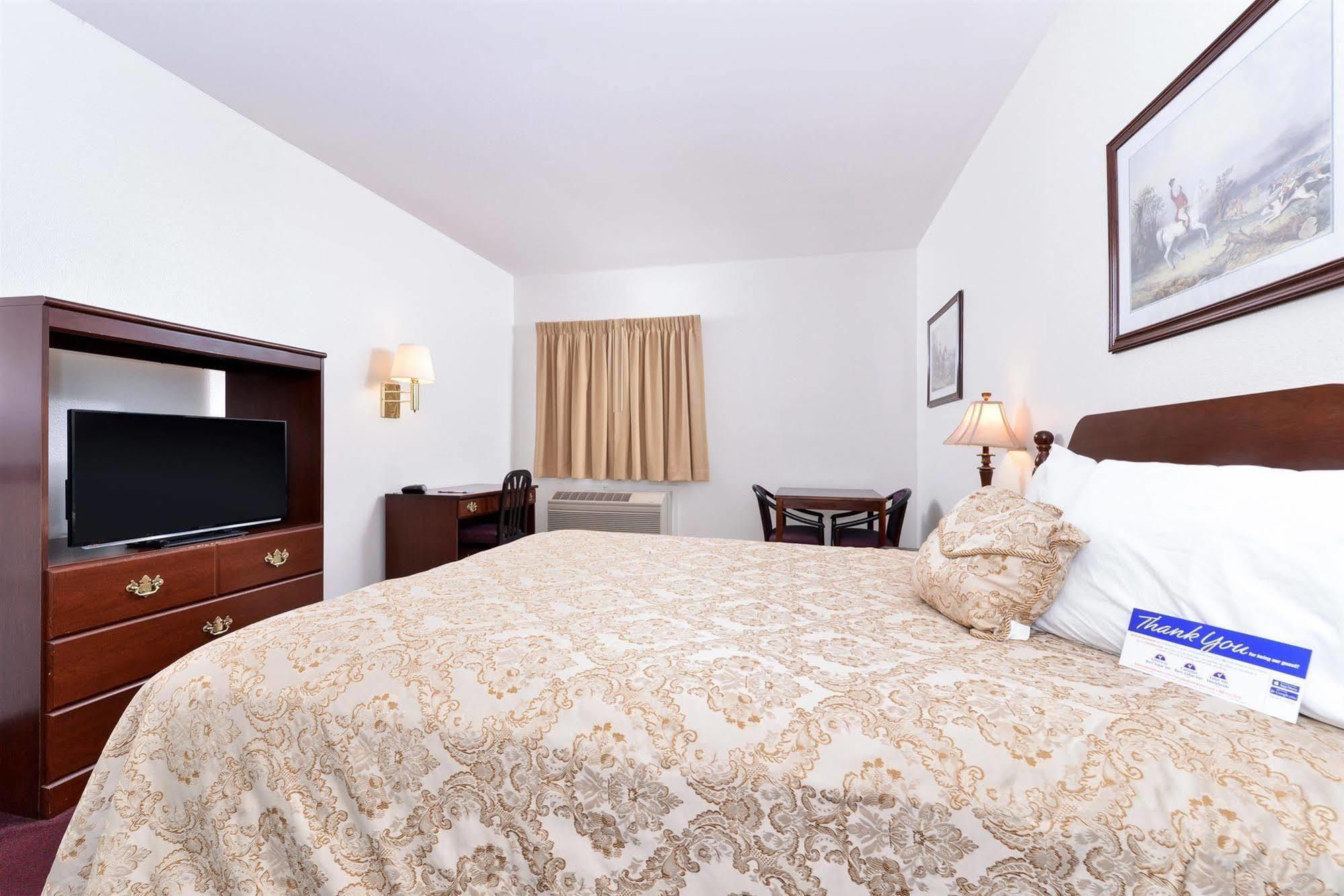 Americas Best Value Inn Somerville Texas Exterior photo