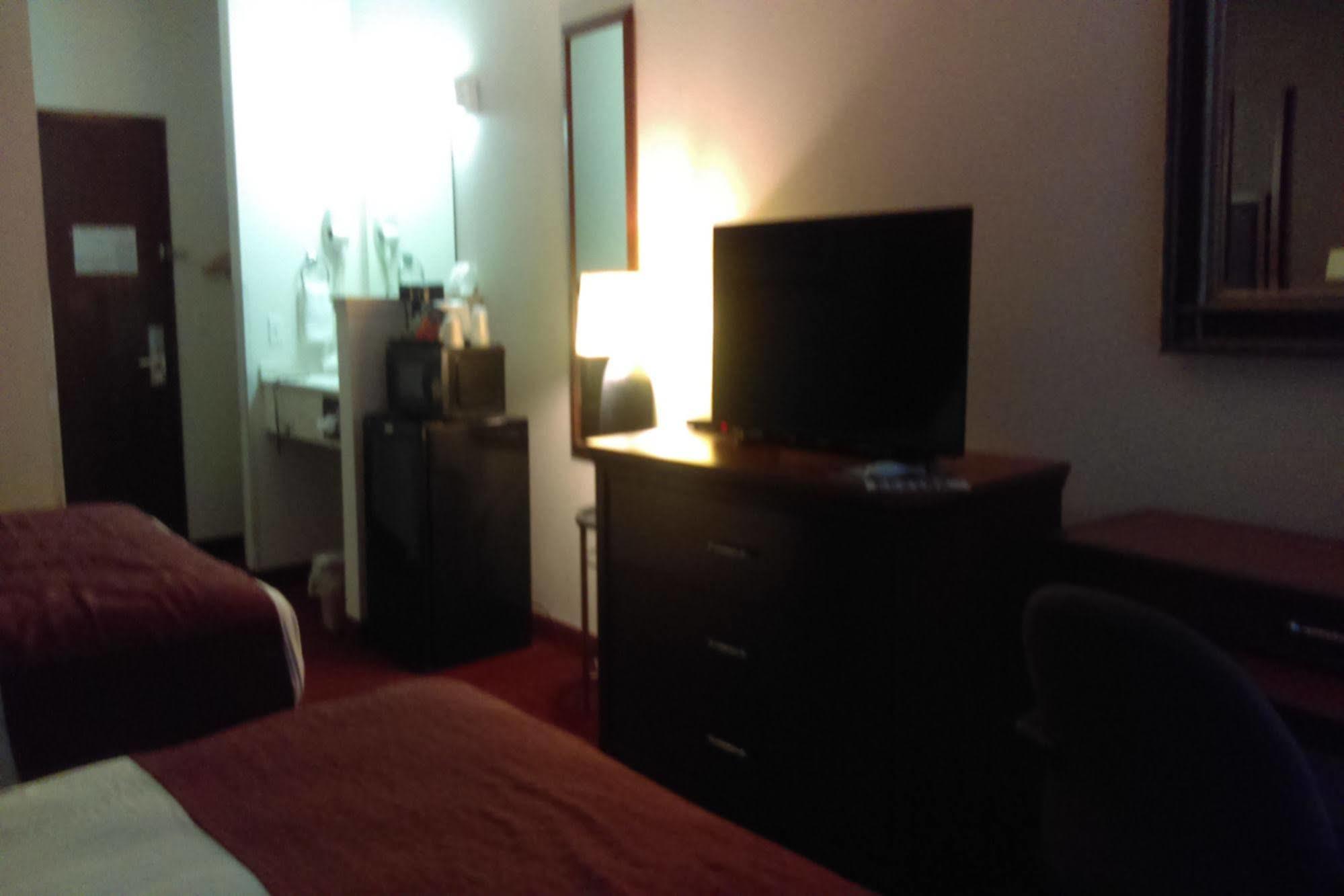 Americas Best Value Inn Somerville Texas Exterior photo
