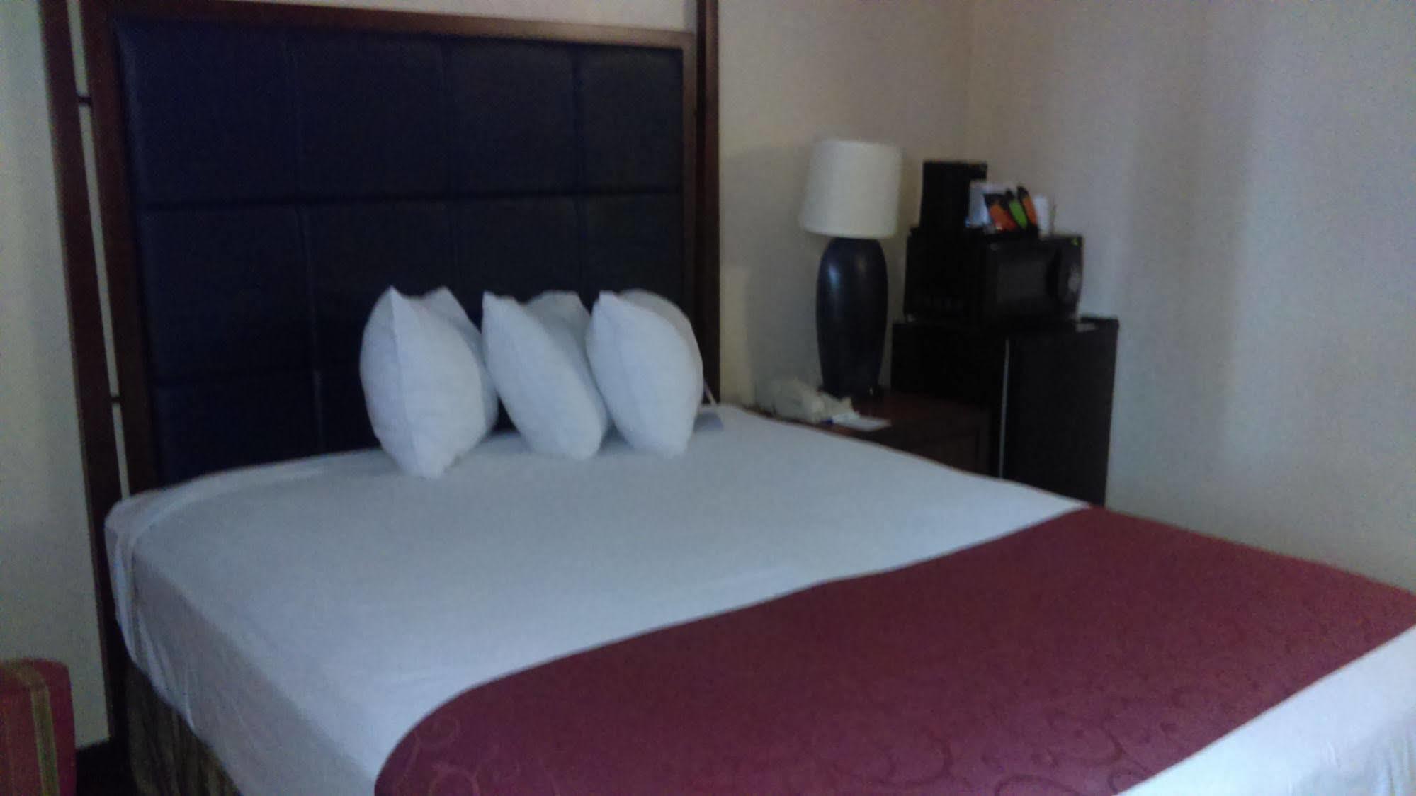 Americas Best Value Inn Somerville Texas Exterior photo